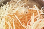 香脆洋葱土豆饼的制作方法(一口咬下去,香气四溢,口感细腻)
