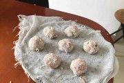 双色珍珠丸子的制作方法(一道美味可口的传统小吃)