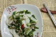 咸菜肉丝蘑菇年糕汤的家常做法(口感鲜美的汤品,让冬日变得温暖)