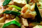 蒜香鱼豆腐的做法（健康美味的家常菜谱，鲜香浓郁的口感让你欲罢不能）