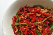 双椒肉丝的做法（香辣口感，家常美味，快速上手）
