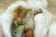 用心制作香菇胡萝卜猪肉馅包子(做法详解,味道美妙)