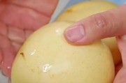 圣女果冰糖雪梨的制作方法（健康又美味的冬季养生佳品）