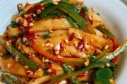 杏鲍菇爆炒淡菜肉做法(用新鲜材料打造美味佳肴)