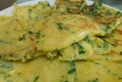 香菜鸡蛋淋饼的做法(用香菜和鸡蛋打造美味淋饼)