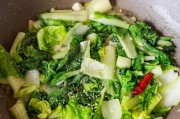 清爽爆炒小白菜(教你如何做出口感清脆、味道鲜美的小白菜)