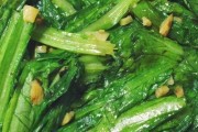 香炒蒜茸油麦菜(用3种简单调味料,做出营养美味的清炒油麦菜)