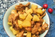 土豆蘑菇炖鸡的做法(家常美食,营养丰富)