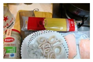 白酱海鲜意大利面的制作（以海鲜的鲜美，以白酱的浓郁，打造意大利面的极致享受）