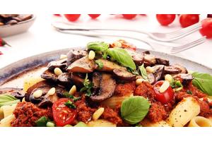 手工制作意式番茄酱汁（从选料到烹饪，打造地道美食）