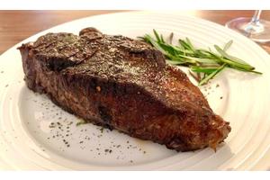 学会这道菜，你就是一位厨艺高手！（用黑胡椒的独特香气烹饪出美味牛排）