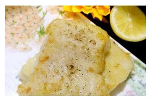 如何以酥煎龙利鱼柳制作一道美味佳肴？（传统风味的口感，关键步骤不容错过！）