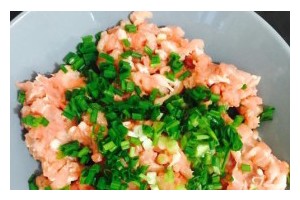 做一道美味的香菇青菜猪肉饺子（学习简单易做的饺子，尝一份暖心满足的美味）