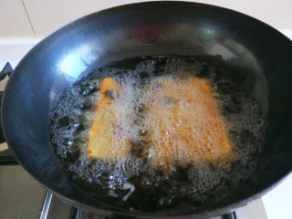 新文美食 北京特色小吃蒸年糕,也可以油炸年糕。