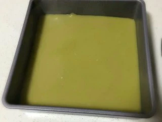 大同特色小吃苦荞粉,就可以倒入准备好的容器中，等凉透后即可切块食用