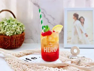 蔓越莓草莓花茶饮,清爽甜美又好喝,而且颜值担当,每天一杯好心情。