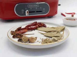 ㊙完爆街边小吃的《辣炒花蛤》,香料可以放一家里常备的。