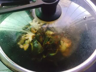 家常菜+红烧大闸蟹,盖上盖子调大火