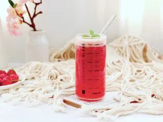 樱桃草莓冰爽果汁,成品