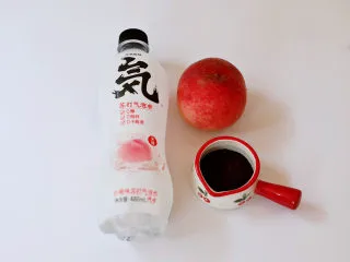 蜜桃气泡冰咖啡,准备好材料