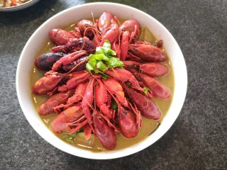 别为风情的龙虾,然后出国摆盘