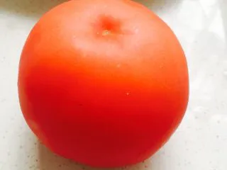 超级下饭的豆角焖饭，爱吃面食的北方人不容错过,西红柿一个