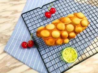 风靡街头的小吃——原味鸡蛋仔,里面可以卷起放入冰淇淋哦