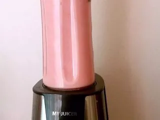 柚子茶/果酱,柚子果肉放进料理机里打碎