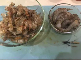 普罗旺斯风味番茄烩大虾,虾子去头、去壳、去肠线