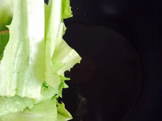 家常菜+清炒油麦菜,放入油麦菜