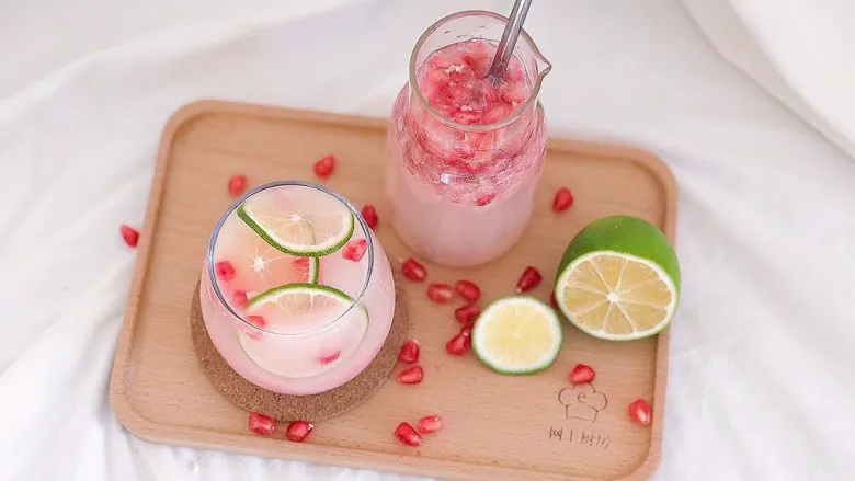 百变水果:粉红气泡水