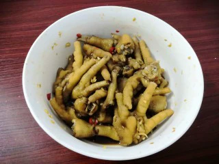 美味小吃,老坛酸辣鸡爪,泡了一个小时的鸡爪