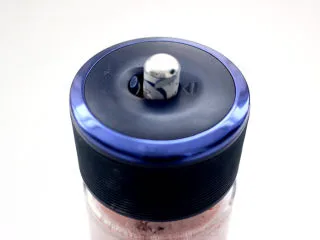 草莓蔓越莓气泡饮,一杯气泡果汁饮就OK啦。