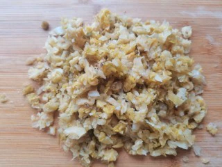 温州端午小吃— 薄饼,咸菜切碎