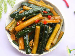 低脂爽脆开胃下饭的腌黄瓜条,超爽脆好吃！