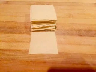 乡味~重庆小吃红油抄手,全部做好准备包了。