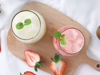 奇异果气泡饮,最后点缀一朵万能薄荷叶