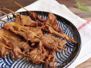 上海小吃 炸里脊肉串,完成。