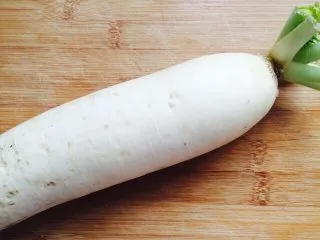 营养滋补+白萝卜筒骨汤,白萝卜一根