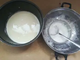 家乡小吃——姜汁红糖豆花,再过滤两三次,尽可能的去除豆渣