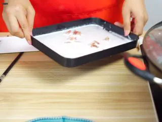 必吃的广东小吃——广州肠粉,摇匀蒸盘