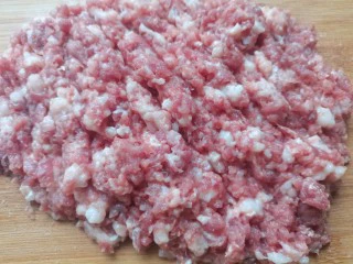 温州端午小吃— 薄饼,肉剁成肉末