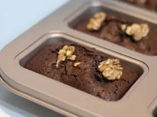 秋冬能量甜点—布朗尼, 布朗尼烤好放凉后密封装好,放置1-2天回油后更好吃