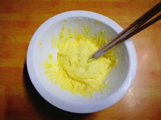 健康电饭锅蛋糕,十字搅拌均匀