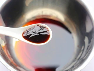 低脂爽脆开胃下饭的腌黄瓜条,1勺蚝油。