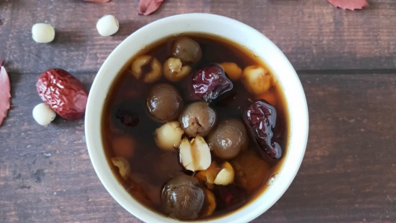 莲子红枣桂圆汤