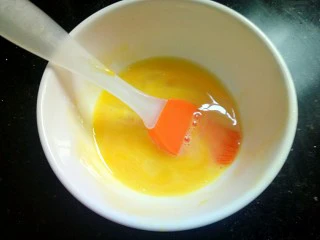 法式甜点~香蕉派,鸡蛋打匀