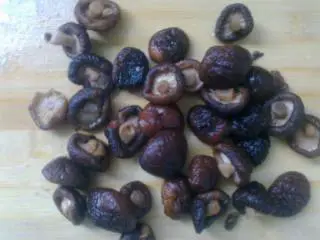 广西桂林恭城特色小吃-柚子叶粑,香菇朵