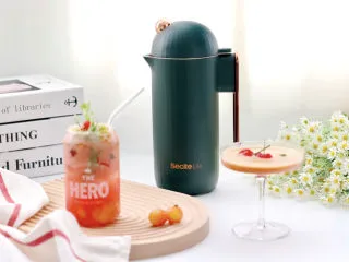 高颜值樱桃气泡冰饮,一杯冰爽可口又好喝的樱桃气泡冰饮就做好了，颜值超高又做法简单。