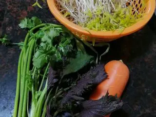 不一样的风味~~腊味杂菜炒饭,准备材料